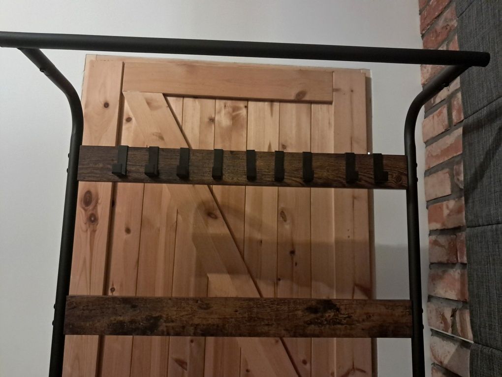 Wieszak z półką i siedziskiem w stylu loft/industrial