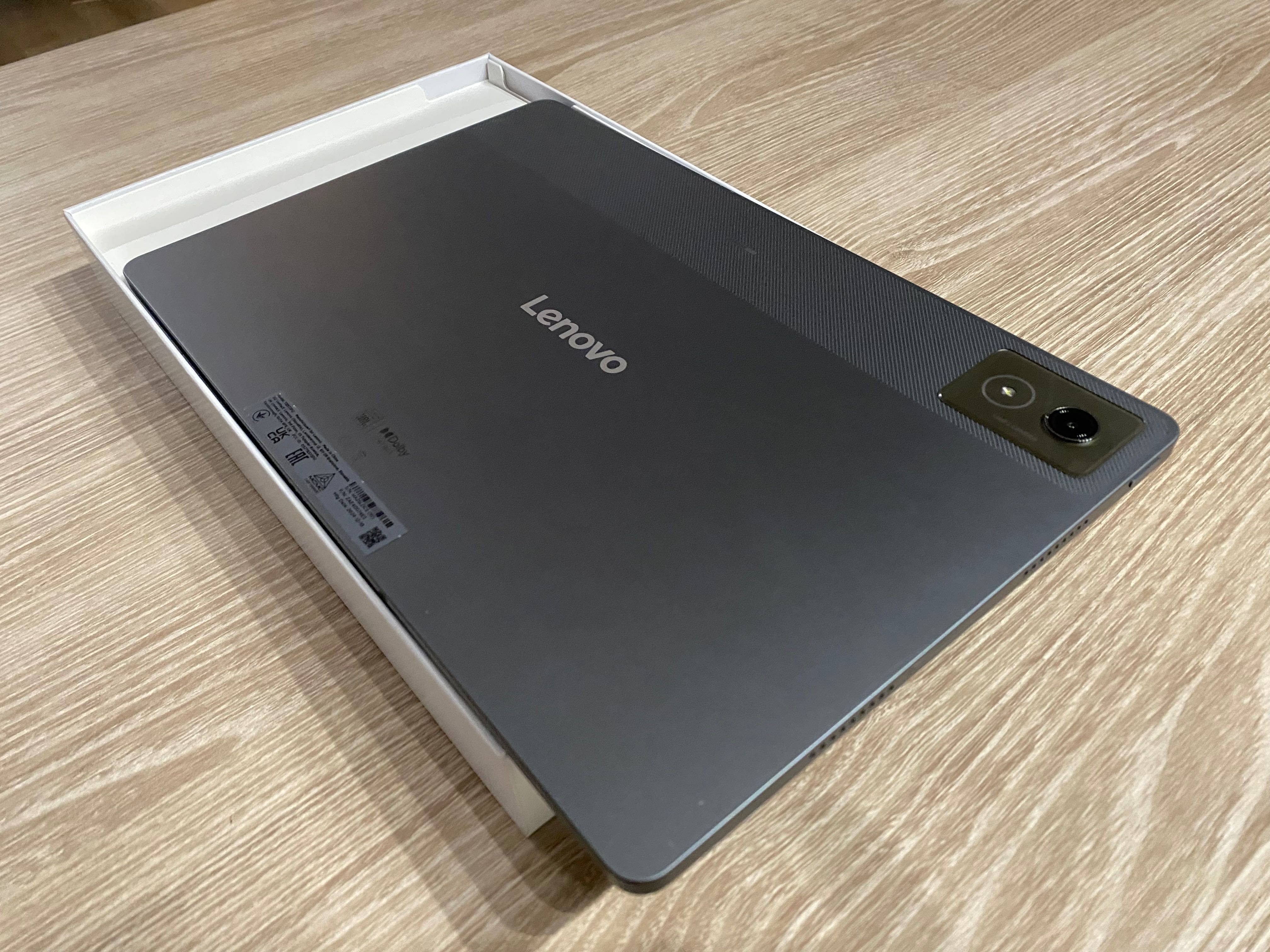 Tablet LENOVO IdeaTab Pro (12,7'', 256 GB, RAM: 8 GB, Gris) + Caneta