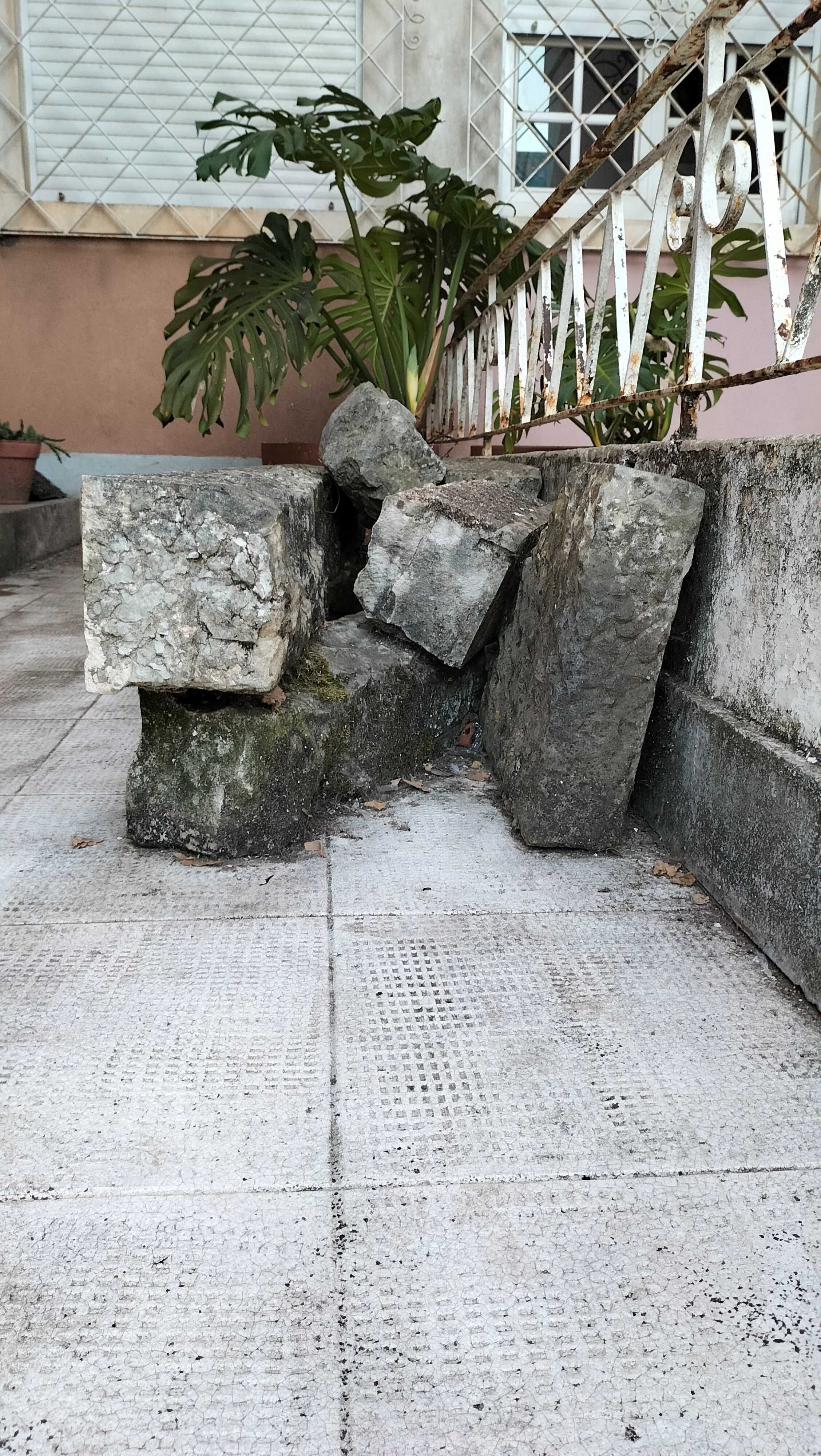 Conjunto de Pedras de cantaria