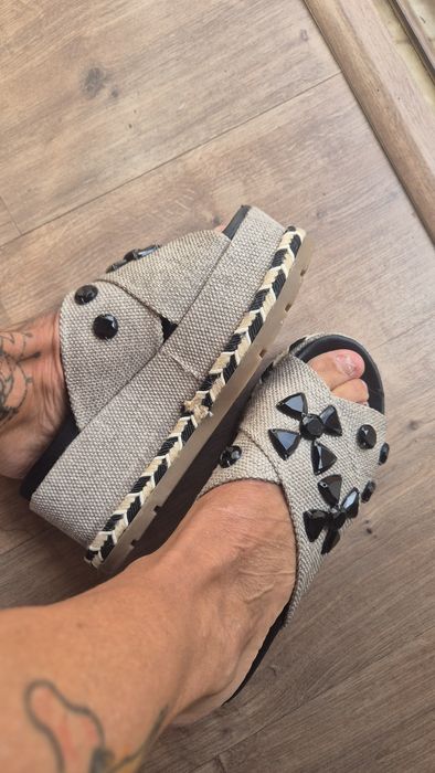 Sandália marca prof