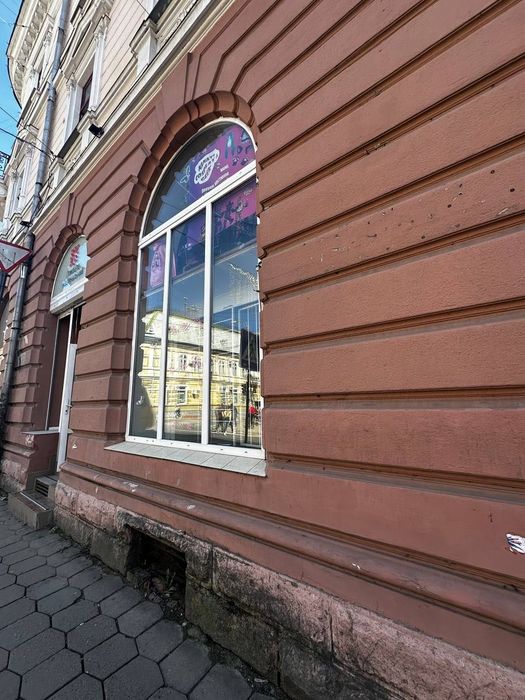 Оренда фасадного приміщення 35 м2 в центрі міста