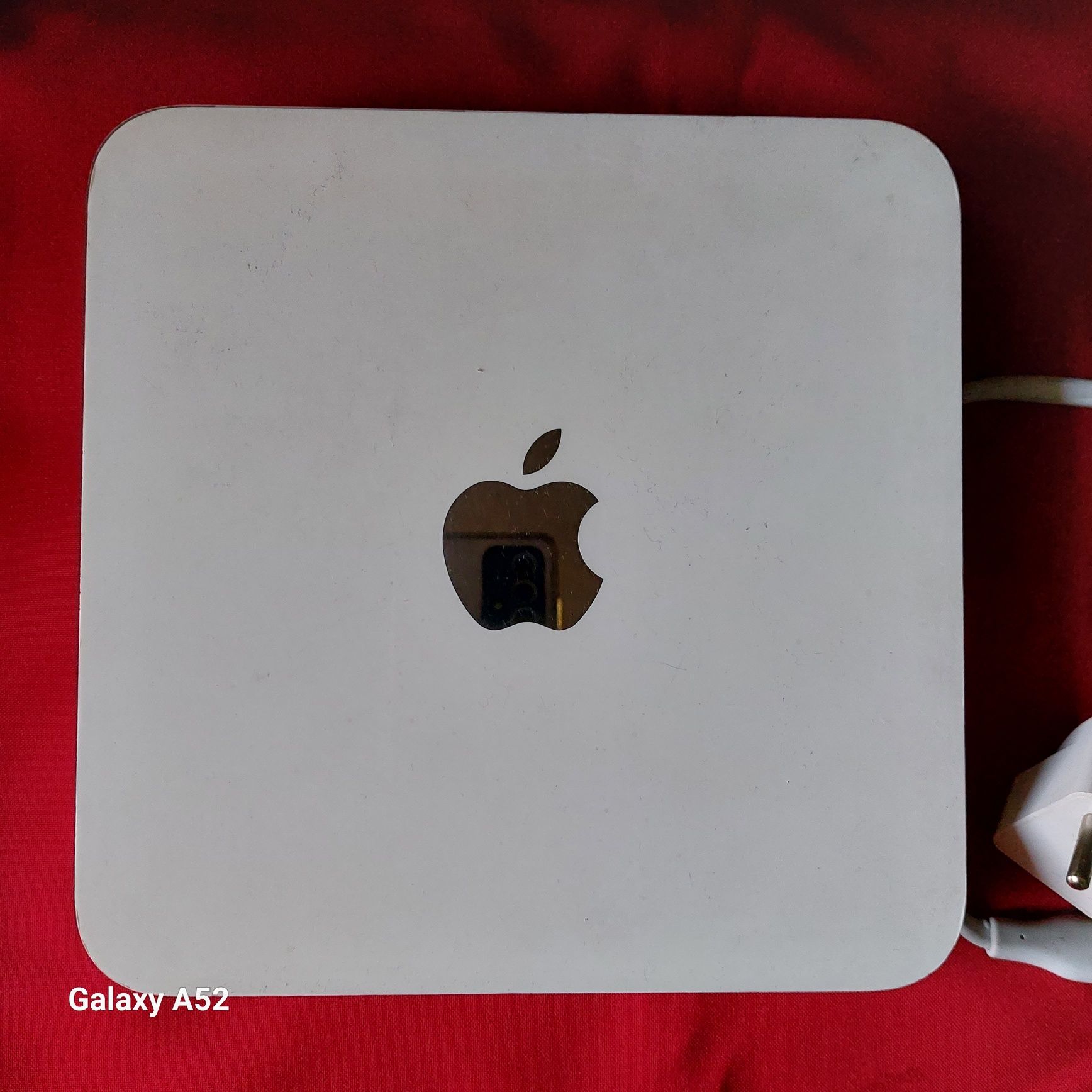 Роутер Аpple A1355. Память- 1 Тb