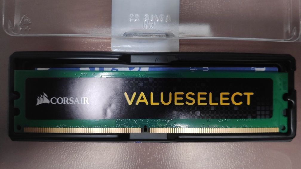 Memória DDR2 Corsair 1GB