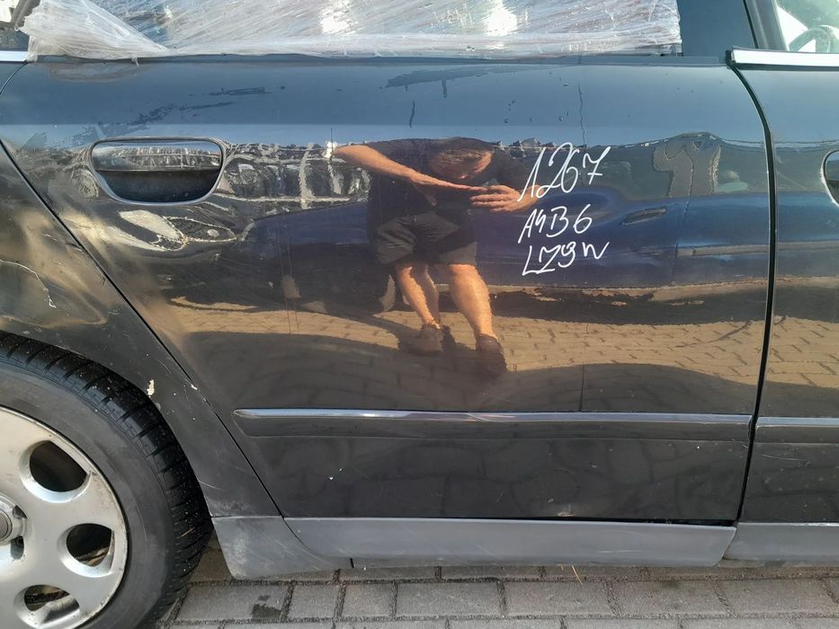 AUDI A4 B6 DRZWI PRAWE TYLNE PRAWY TYŁ KOLOR: LZ9W