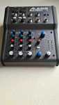 mikser z procesorem efektów ALESIS multimix4 USB FX