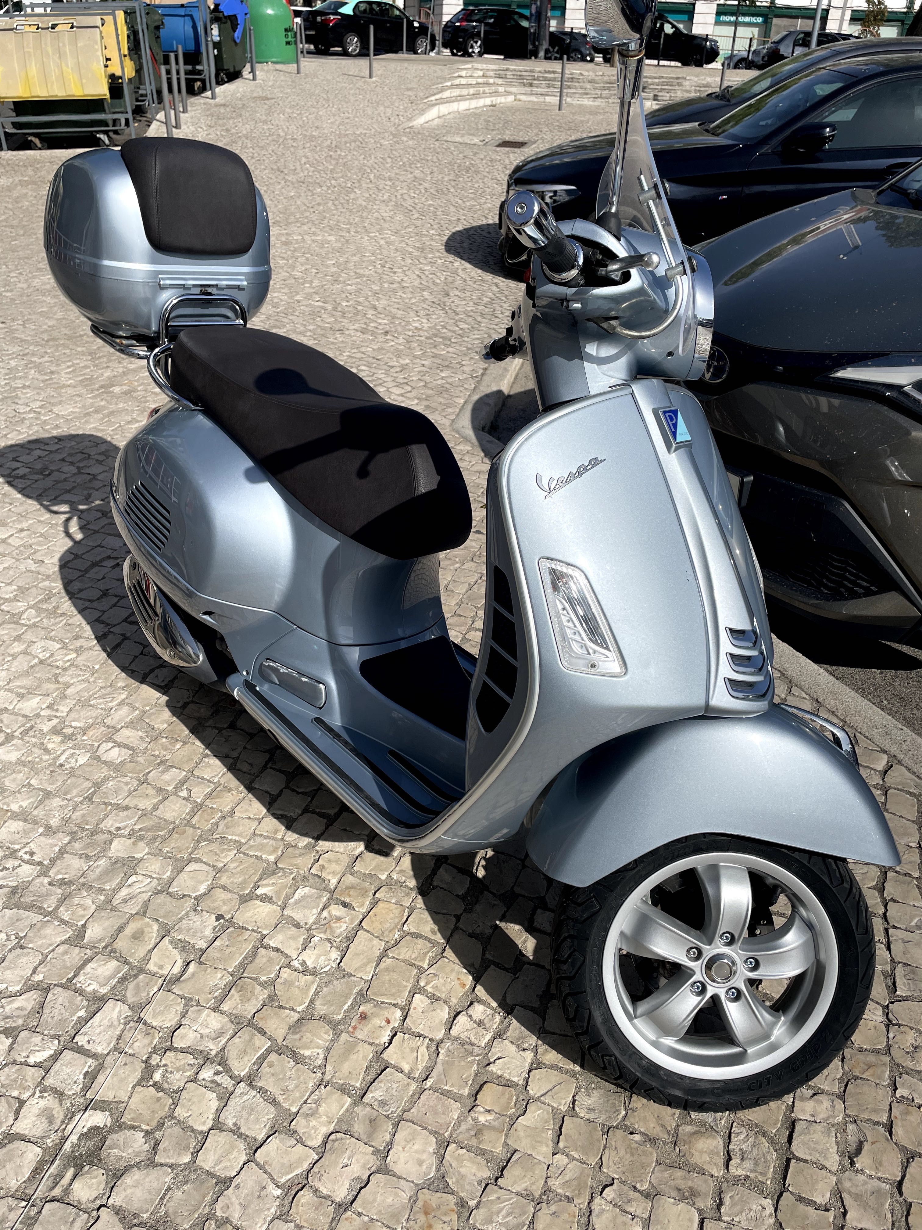 Vespa GTS 300 de 2021