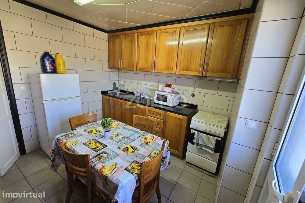 Moradia T3 situada no centro da Vila do Topo, ilha de São Jorge.