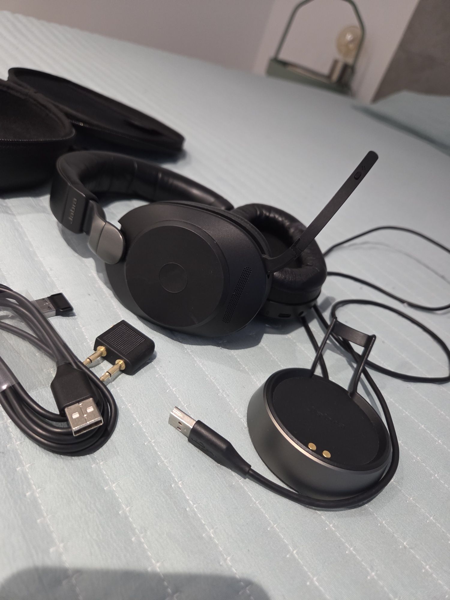 Headset Jabra Evolve2 85 USB-A com base de carregamento – Usado