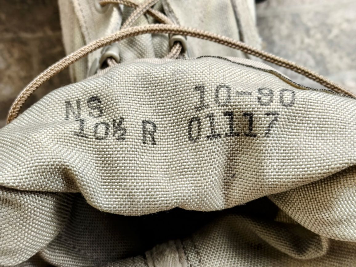 Buty pustynne US Army Desert Jungle Boots 10 1/2R pierwszy wzór