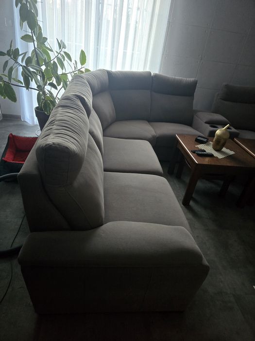 Sprzedam narożnik z funkcją spania i relaksu.