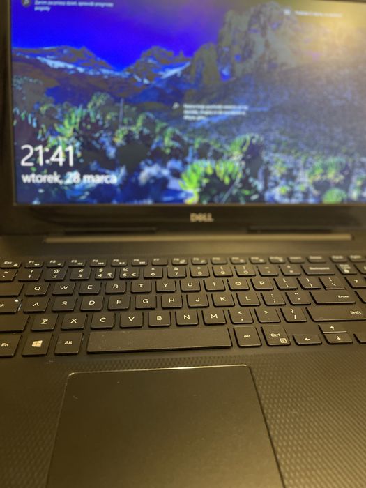 Laptop Dell P75F