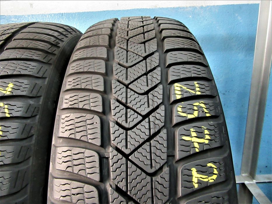 2x 205/60R17 Pirelli SottoZero 3 Winter 93H C/B/72dB 6,32mm