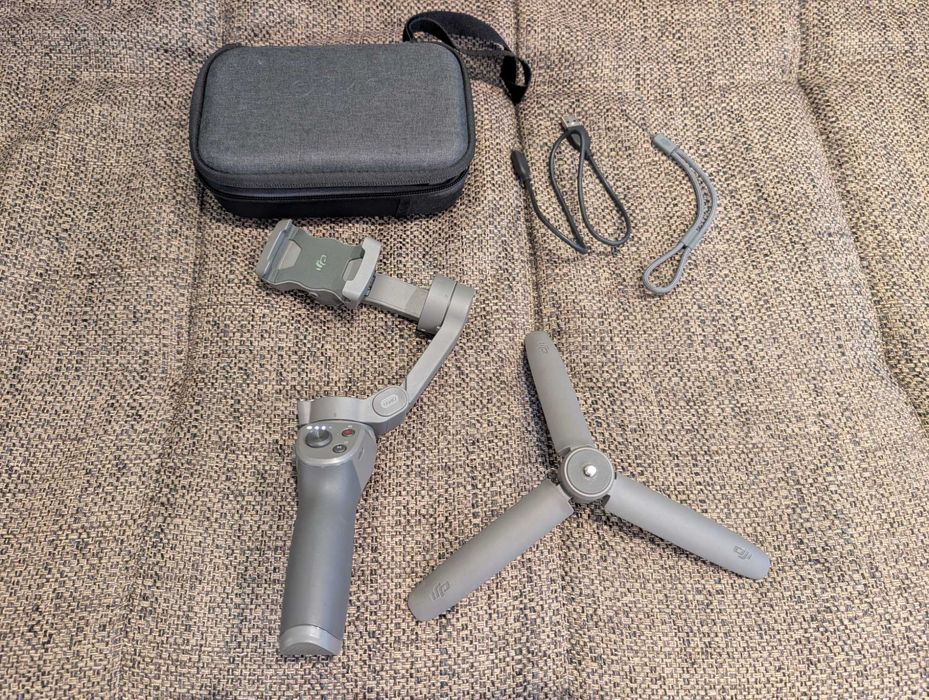 Gimbal DJI Osmo Mobile 3 - COMBO PACK como novo!