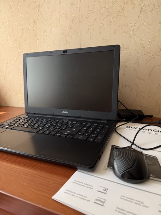 Ноутбук acer E5-521 з мишкою