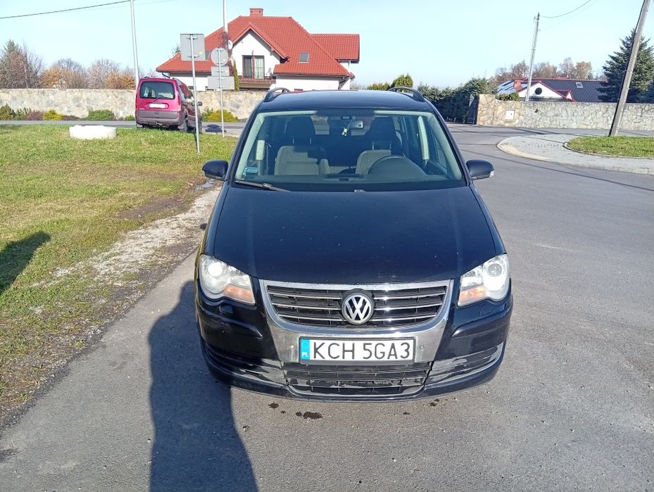 VW Touran 1.9 7-osobowy auto parkowanie 6 skrzynia