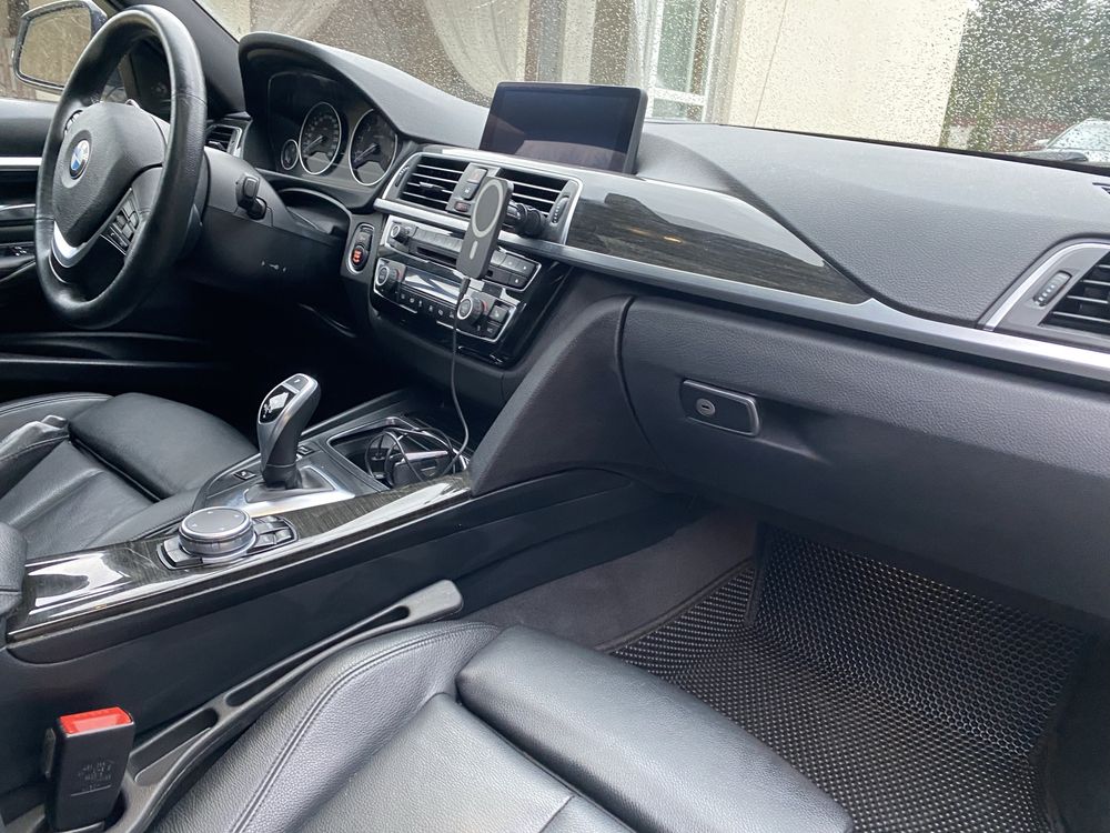 Bmw F30 z 2017 roku, harman kardon