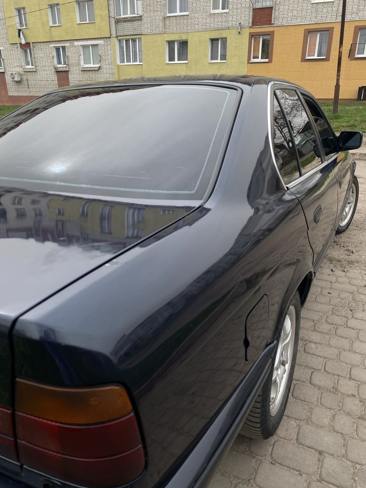 Продам машину BMW E34 1990 року