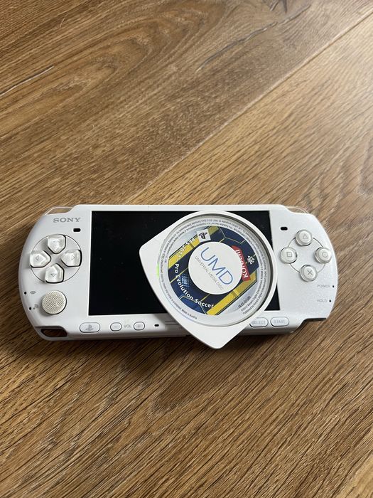 Psp branca + 1 jogo