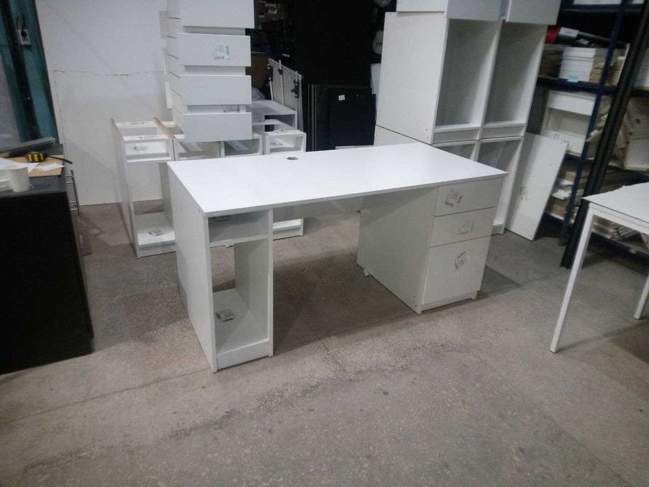 Офісні робочі столи та столи для переговорів