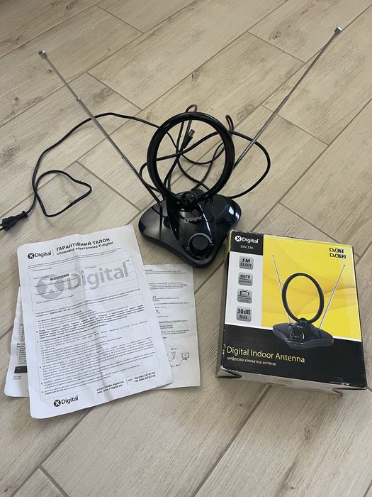 Продам антену кімнатну з підсилювачем Digital Indoor Antenna DIN 336