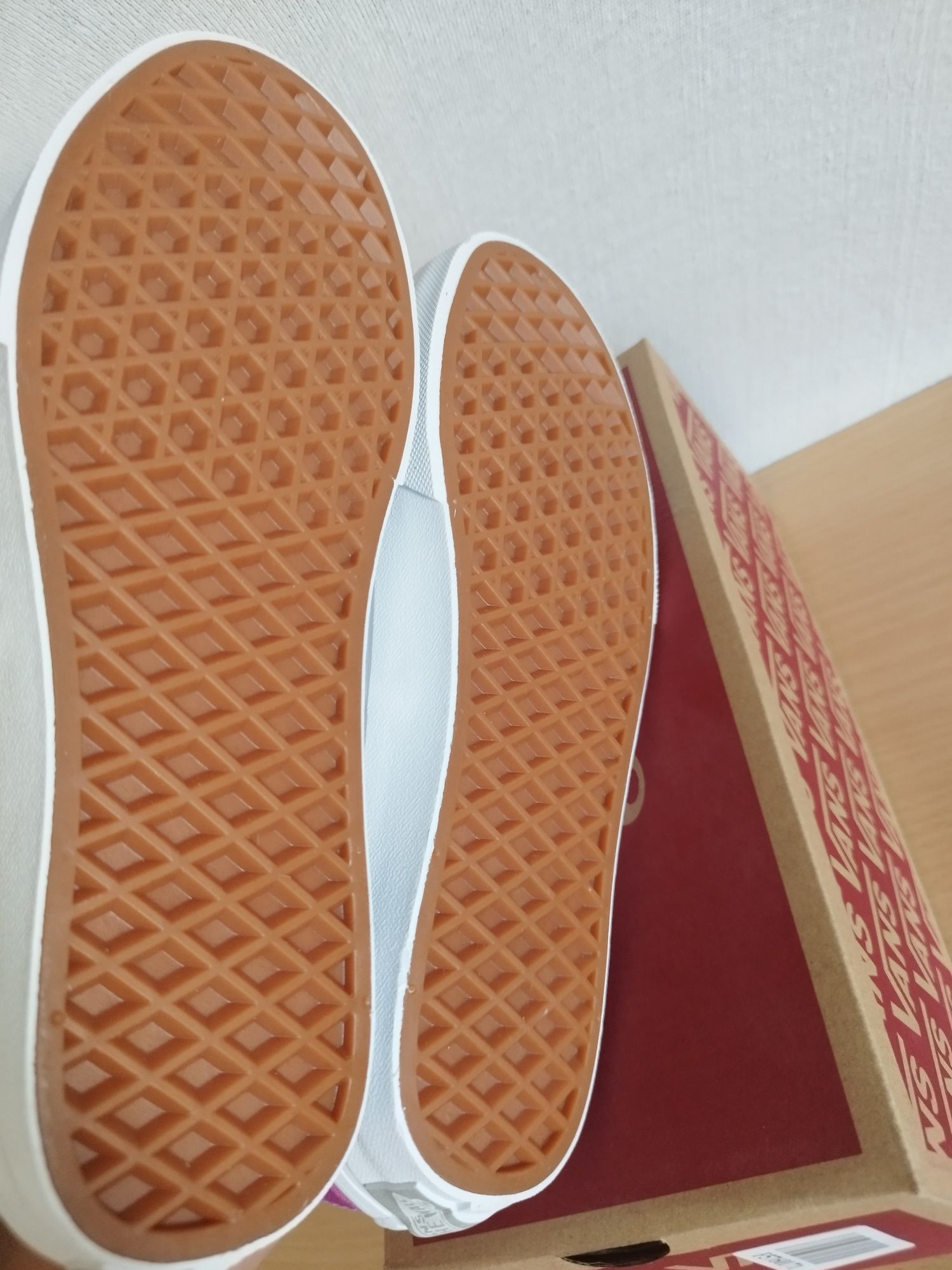 Vans Authentic tamanho 36,5 novos nunca usados.