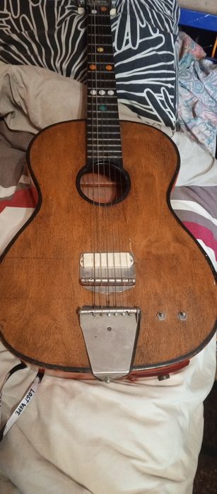 Продам гитару 7 струнную