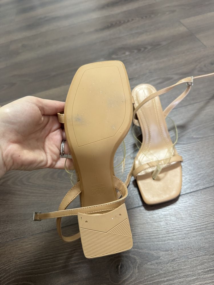Босоножки Bershka