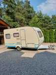 Przyczepa kempingowa Caravelair Universe 425 z łazienką 4 osobowa