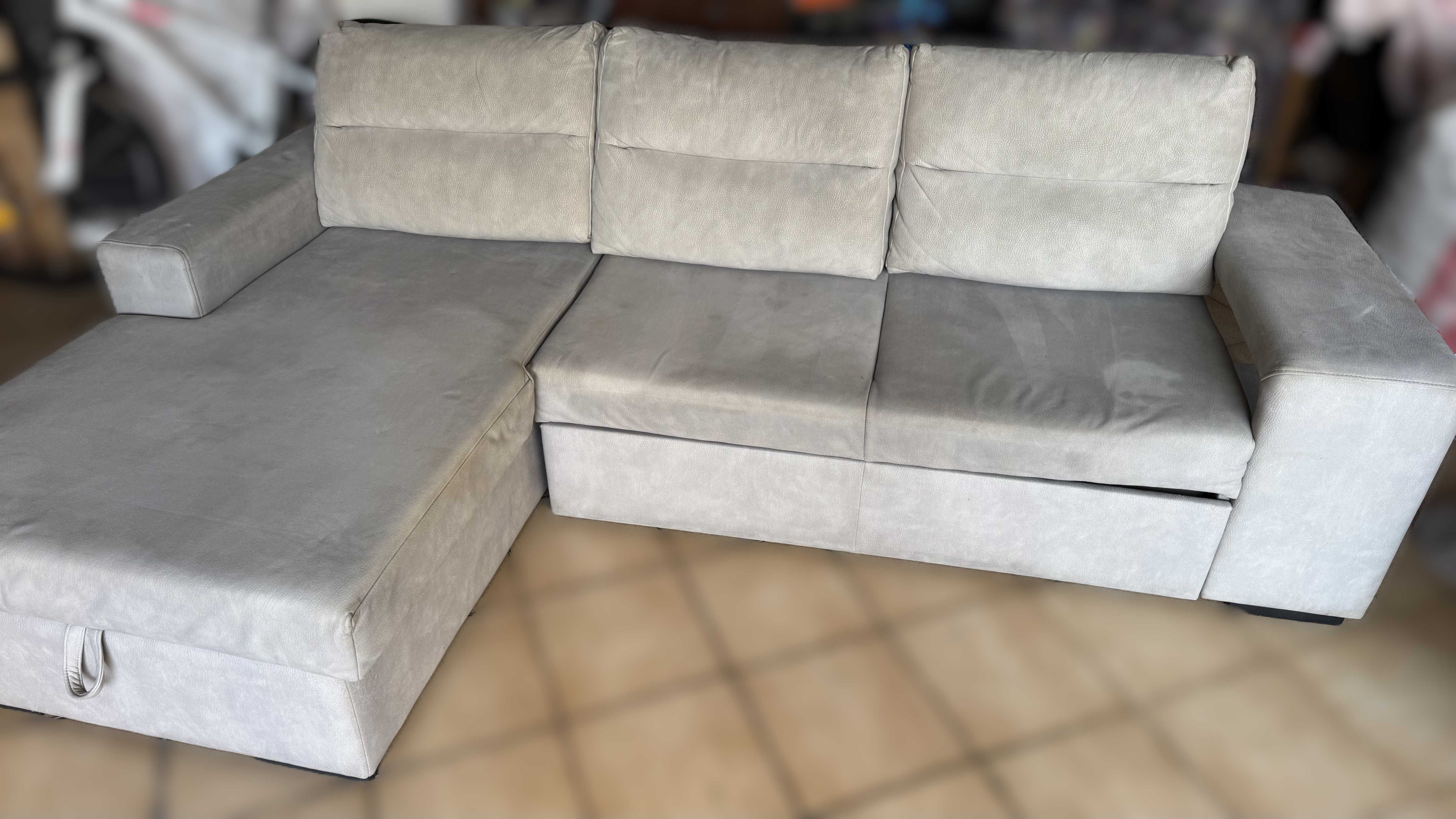Sofá extensível com baú