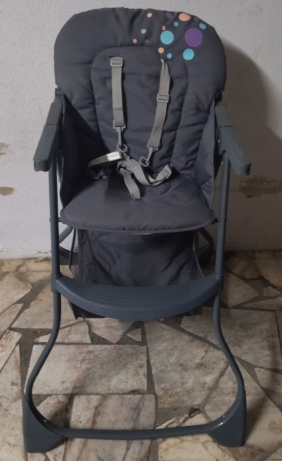 Cadeirinha de refeição impecável