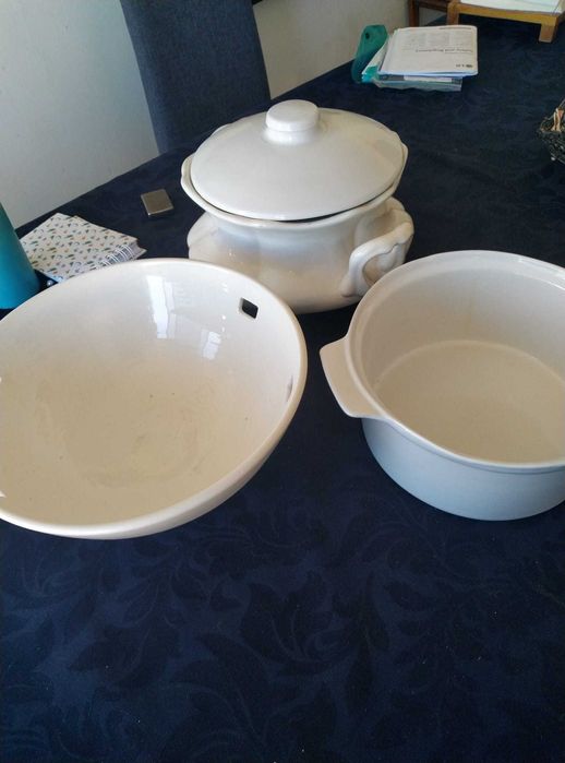 3 Sopeiras em Porcelana Faiança maravilhosas.