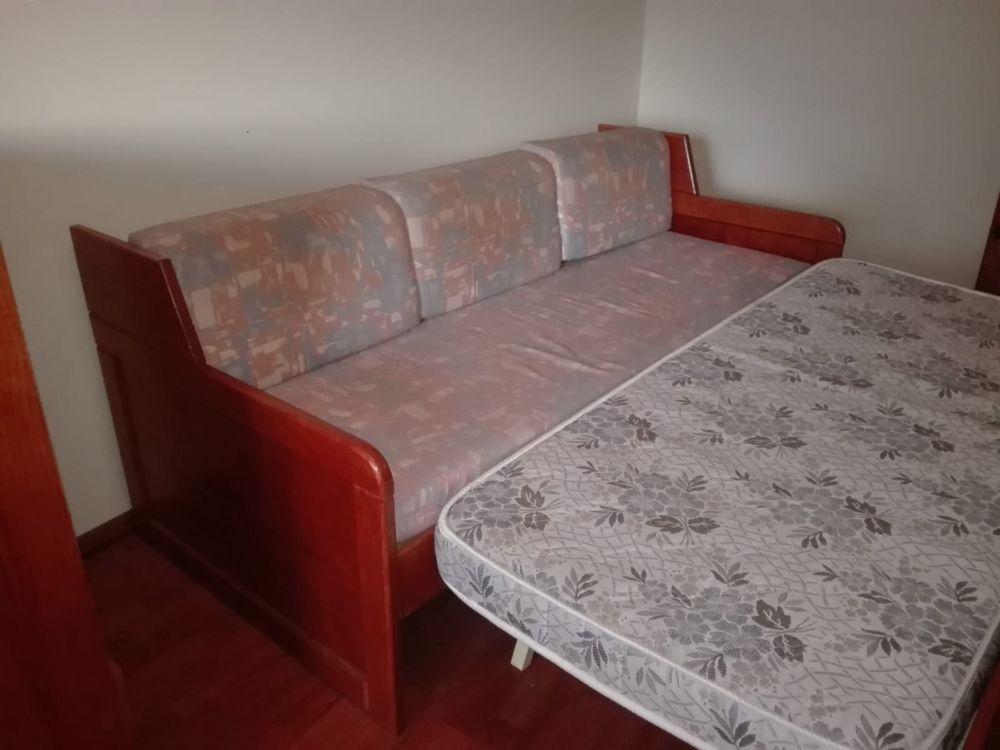Sofa cama em bom estado