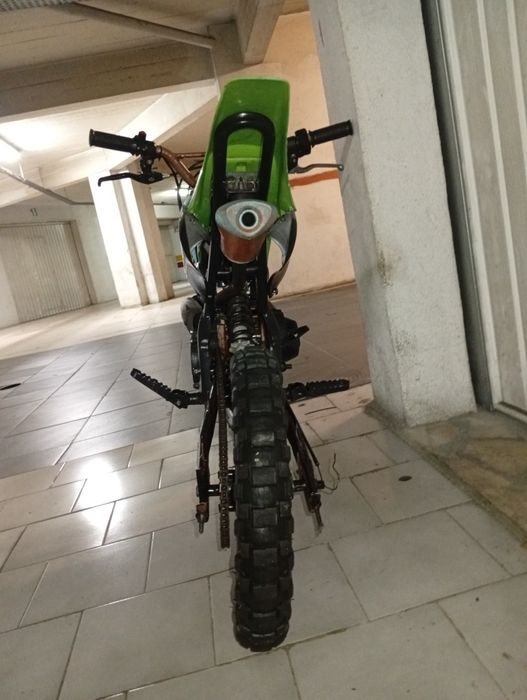Mota de Cross igual a pitbike mas está é de competição