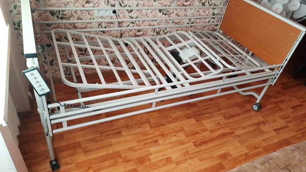 Електрична кровать для лежачих