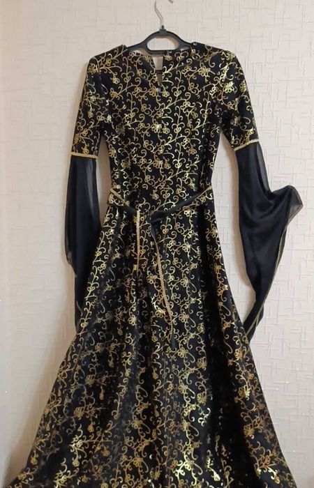 Карнавальна жіноча сукня 38