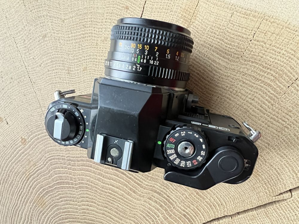 Chinon CE-5 + Chinon 1:1.7 50mm multi-coated (Pentax K байонет)