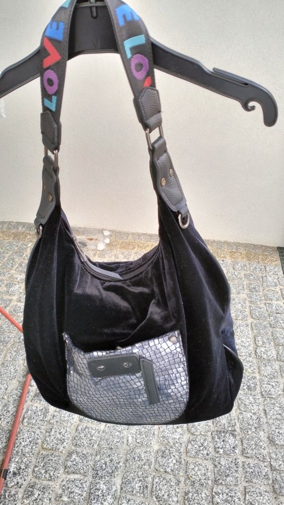 Bolça como nova só foi usada uma vez barata para desocupar
