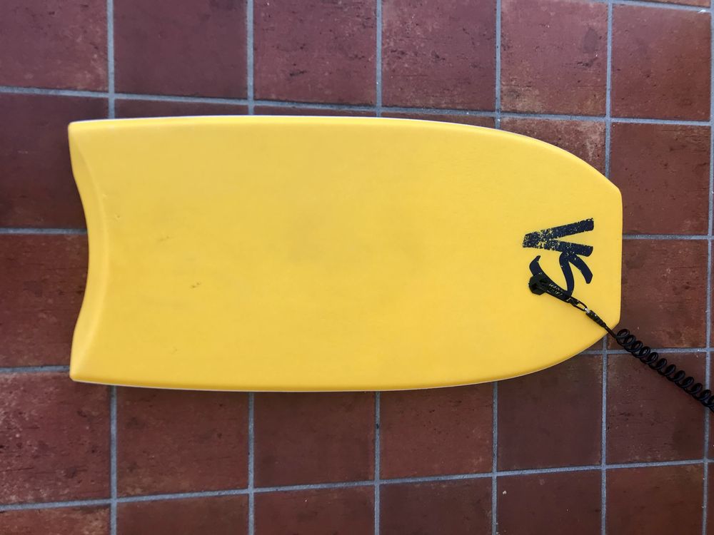 Prancha bodyboard VS Ryan Hardy & capa creatures of leisure