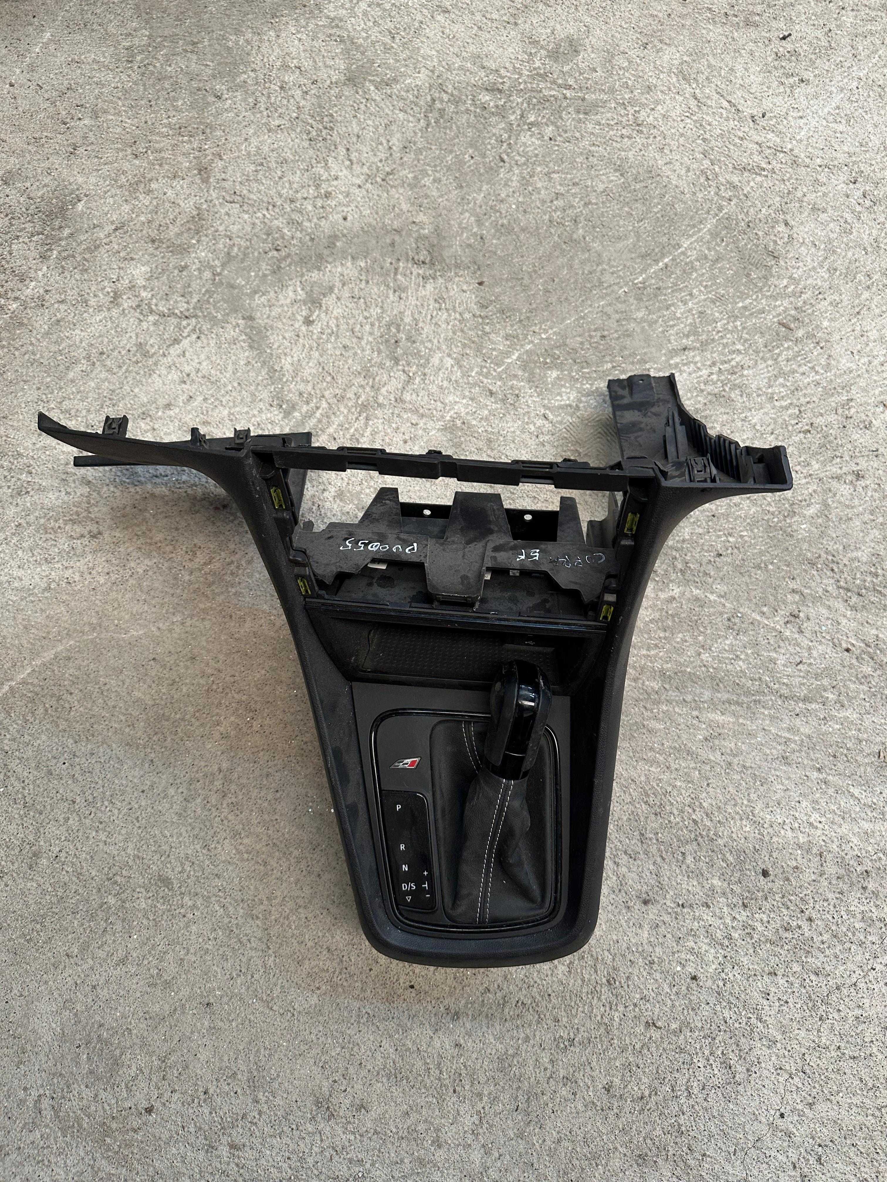 Consola central Seat leon 5 F com fole e moca velocidade automática
