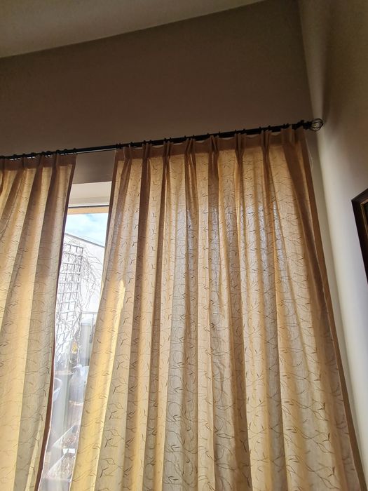 Zasłony  lniane ,haftowane  duże  2 szt.