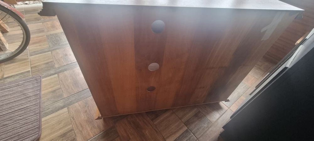 Sprzedam komodę dębową.