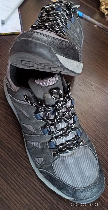 Продам кроссовки 40 размера мужские.