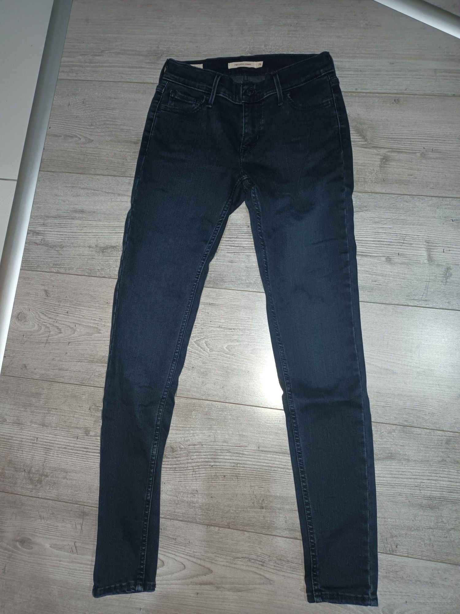Jeansy Levis super skinny R 26