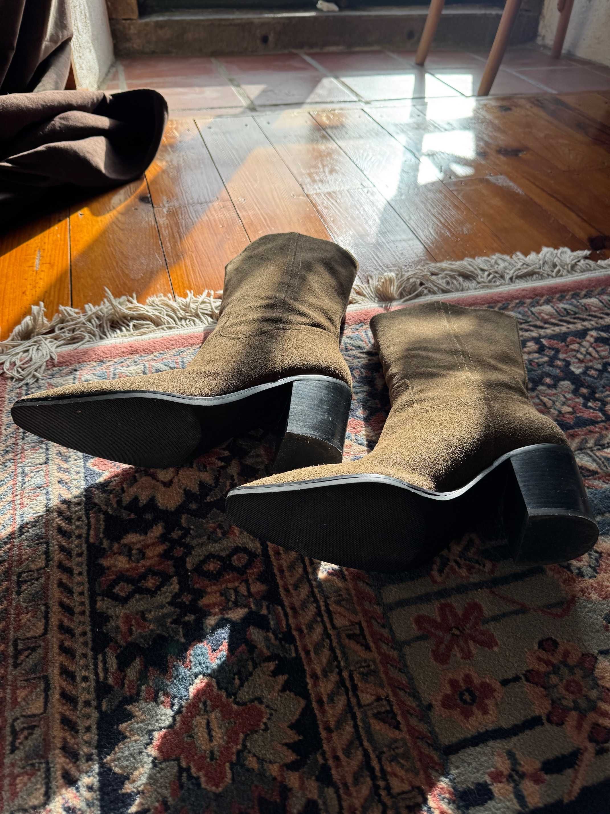 Oportunidade- Botas elegantes  -Uterqüe ( agora massimo dutti)