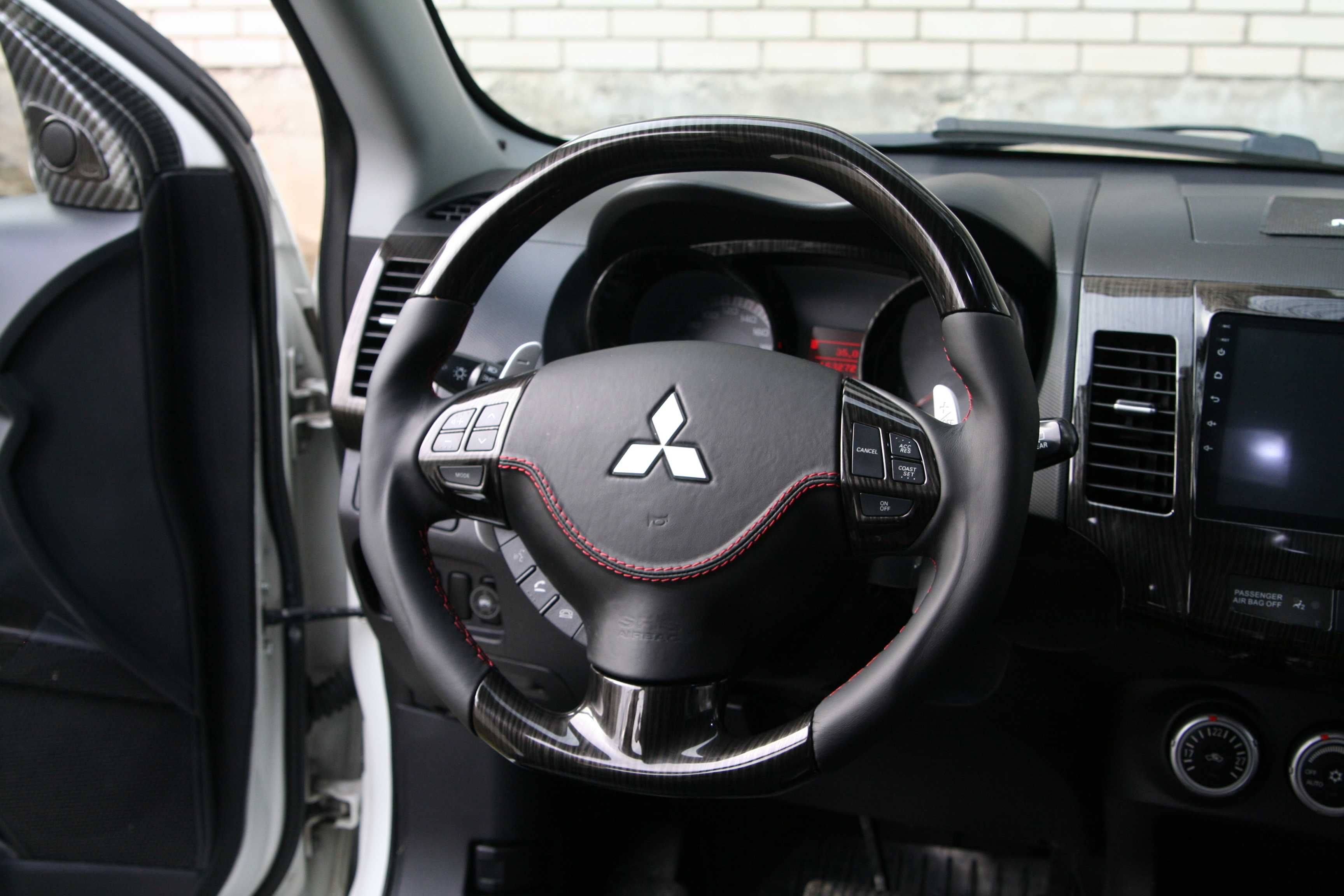 Кермо Руль Mitsubishi Outlander