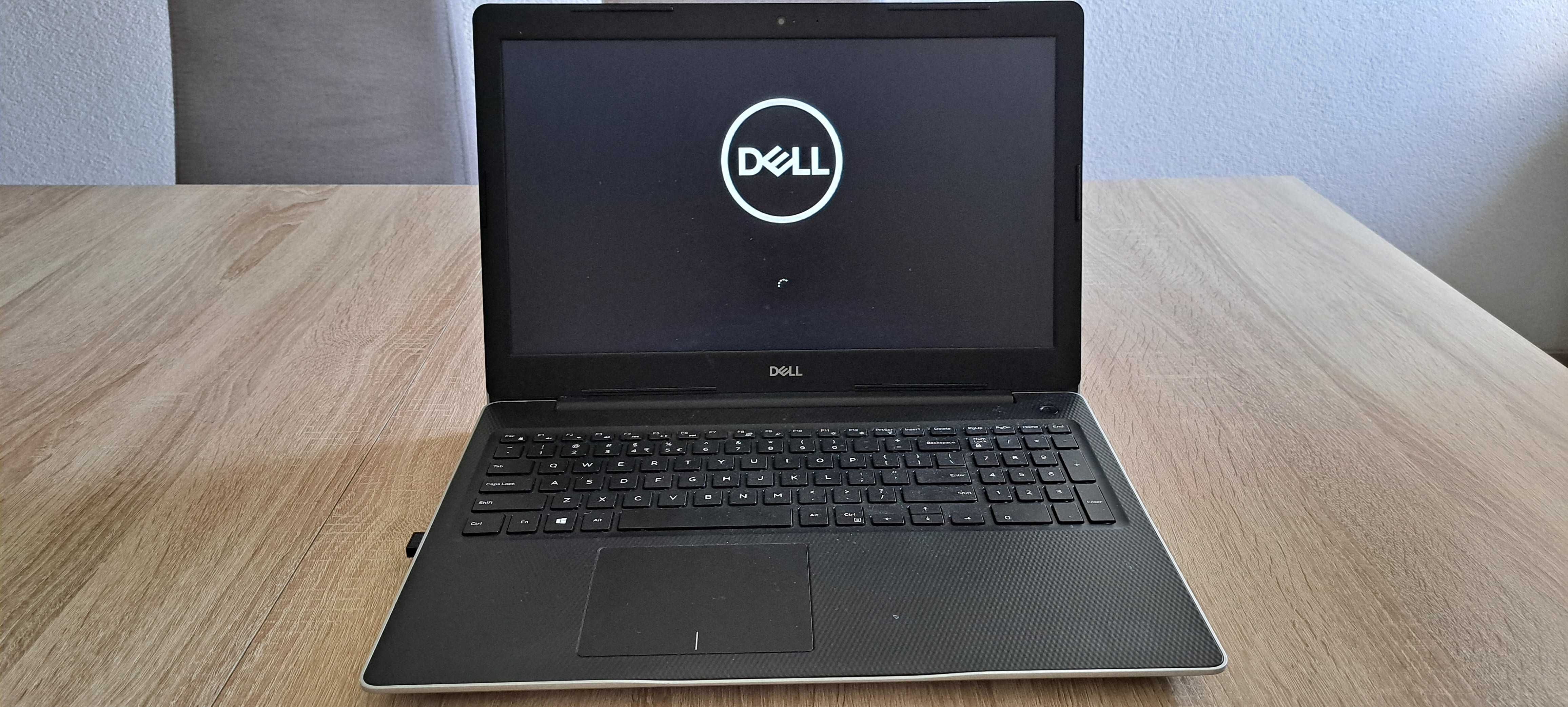 Dell Inspiron 3581 i3-7020U/8GB/240/Win10 R520 srebrny, Radeon 520