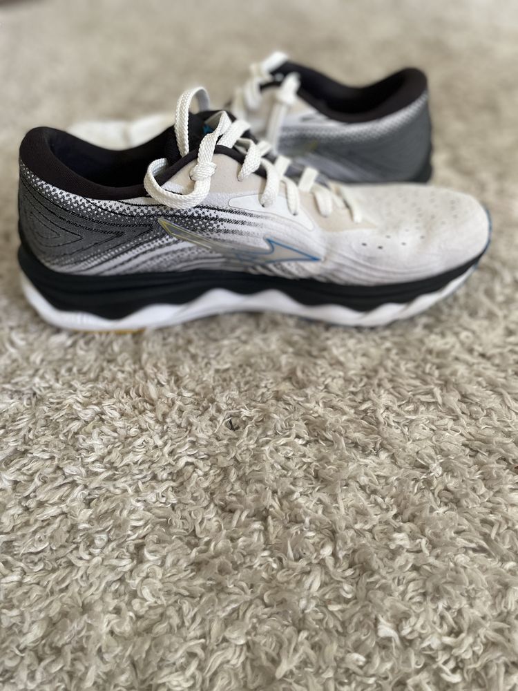 Кроссовки Mizuno