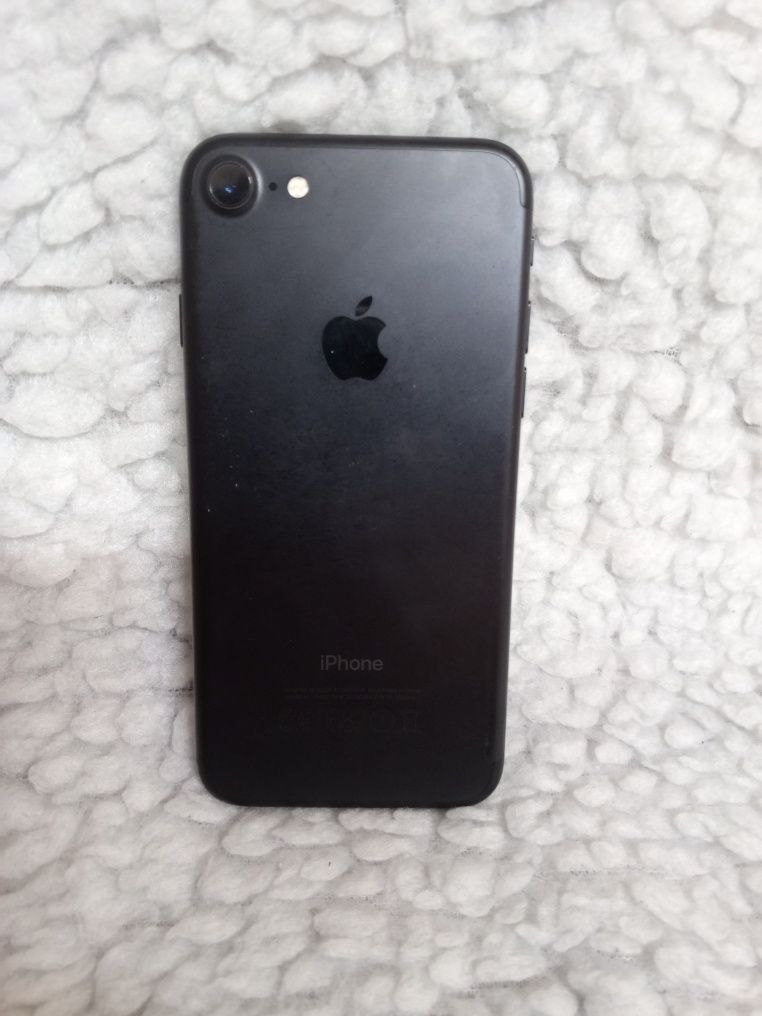 Apple iPhone 7 32gb Black (Чорний)