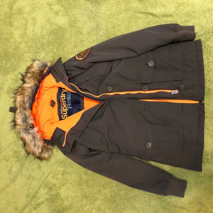 Женская зимняя куртка SUPERDRY р. XS