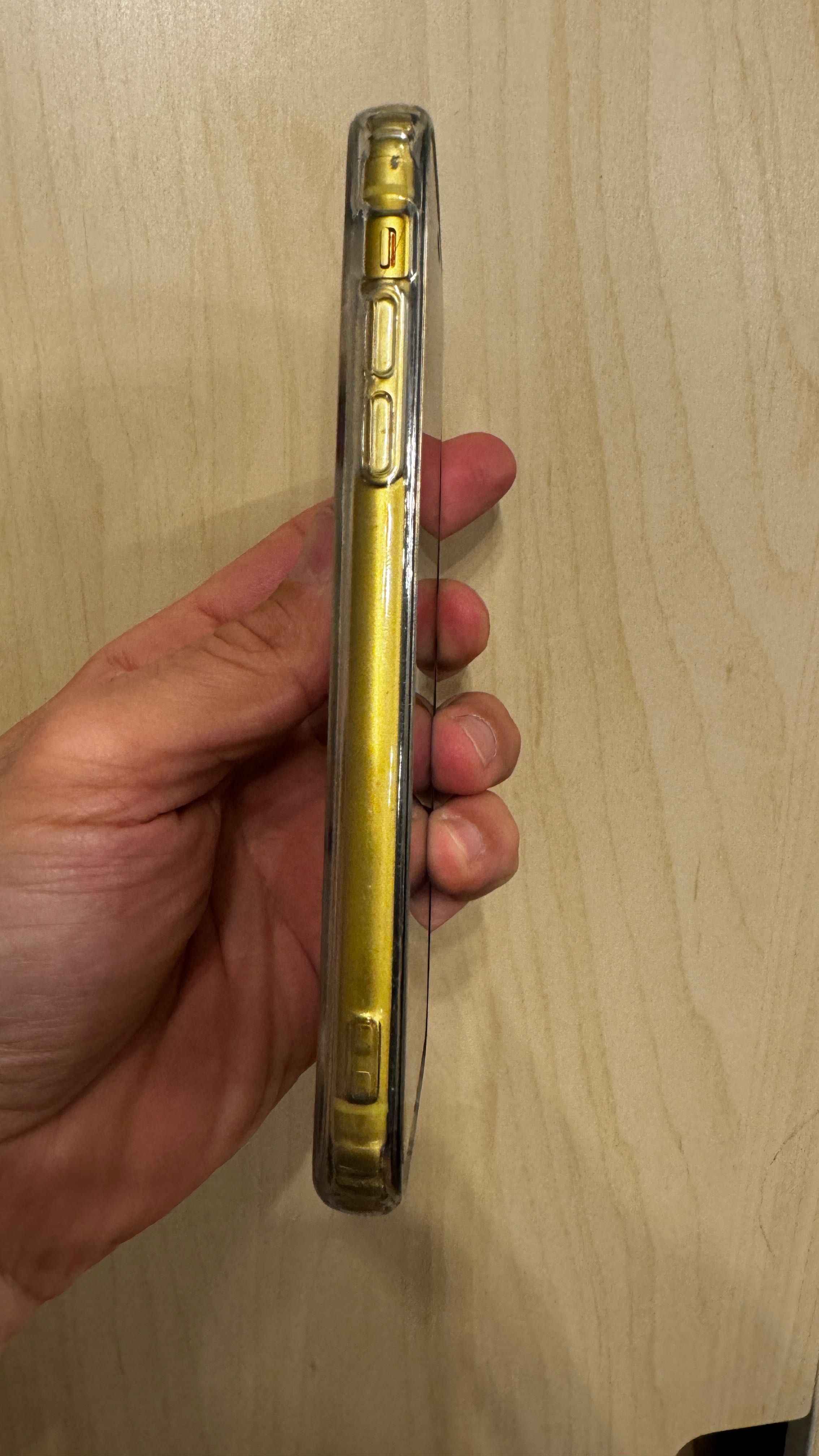 iPhone 11 64 żółty + obudowa MagSafe AntyUderzeniowa